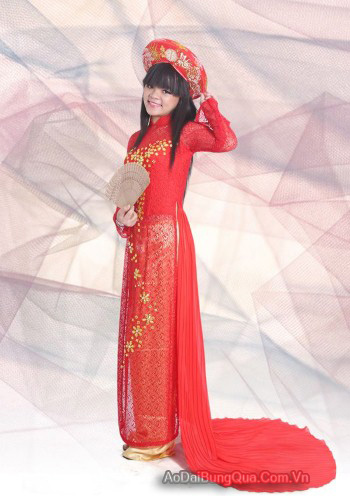 ao-dai-co-dau-ren-do-duoi-phung.jpg